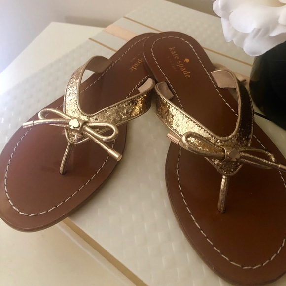 🎀NEW! Kate Spade CENA” Gold Glitter Thong Sandals - Picture 6 of 8